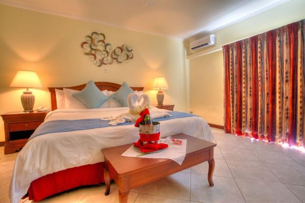 Cara Suites Hotel and Conference Centre (Claxton Bay)